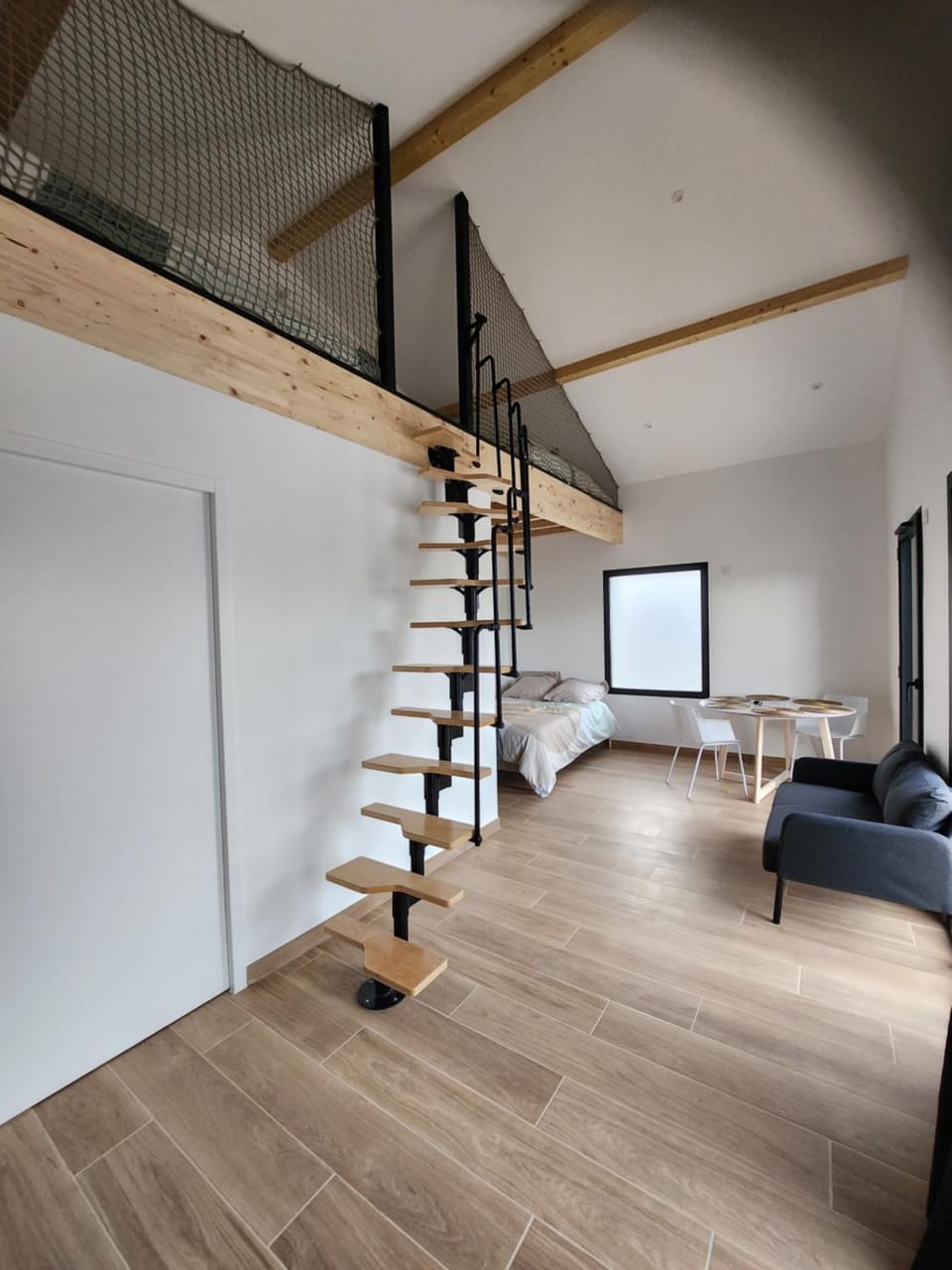 Living room, Photo of the whole room, Seating area