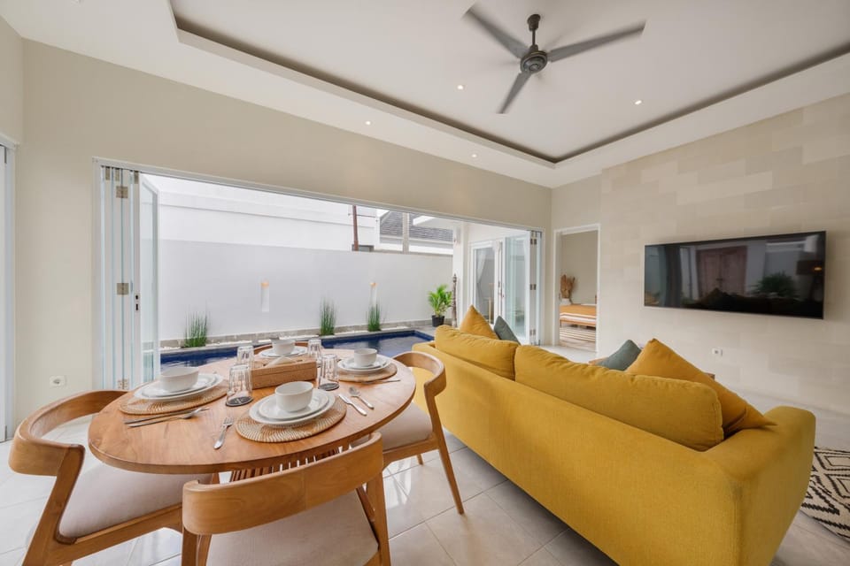 Seating area, Dining area