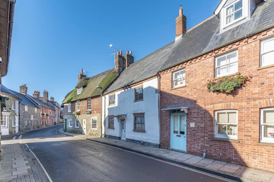 Cottage in centre of Shaftesbury with lovely garden House in Gold Hill