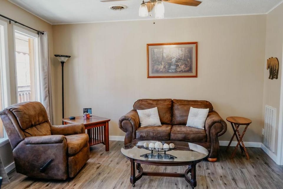 Charming Suite in Downtown Gatlinburg House in Gatlinburg