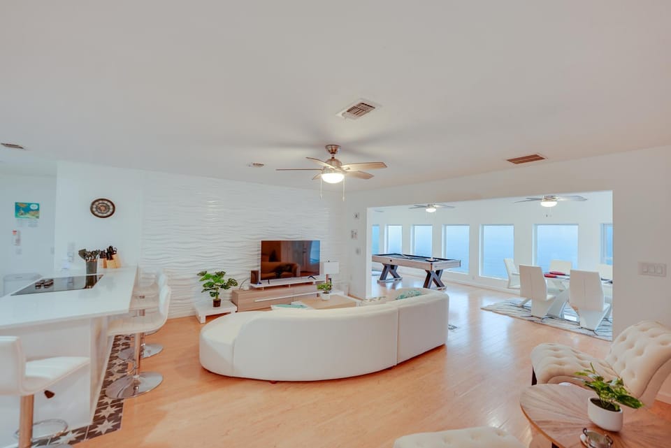 Alligator Point Beachfront Home w/ Private Hot Tub House in Florida