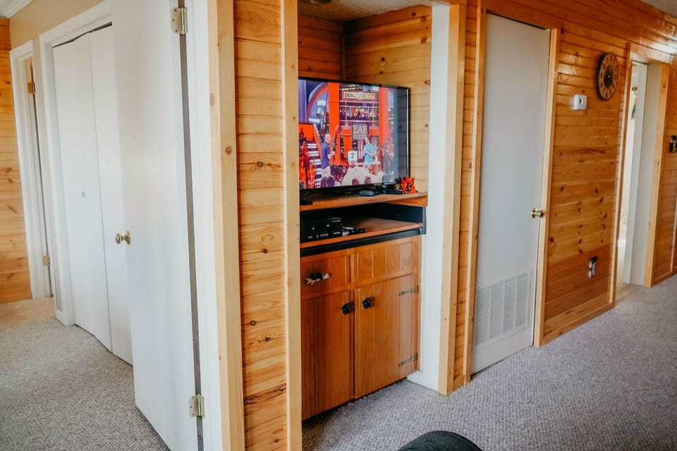 Grandpa's Den #205 House in Gatlinburg