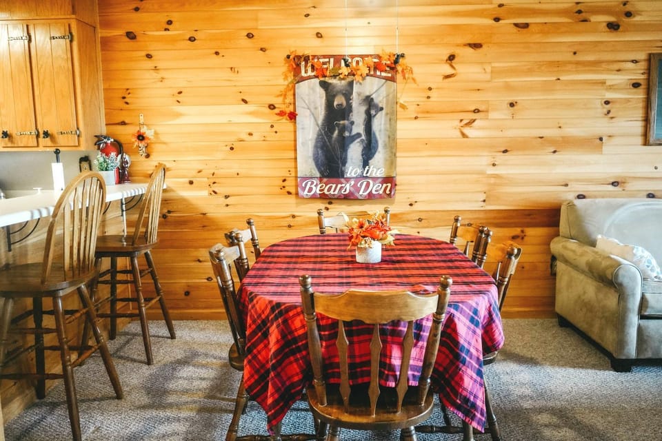 Grandpa's Den #205 House in Gatlinburg