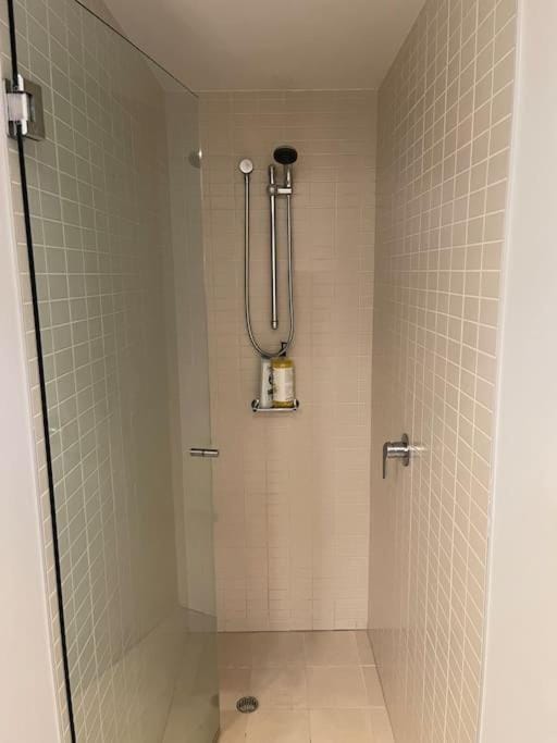 Stunning Water View Apartment - Pool, Gym, Sauna. Apartment in Cairns