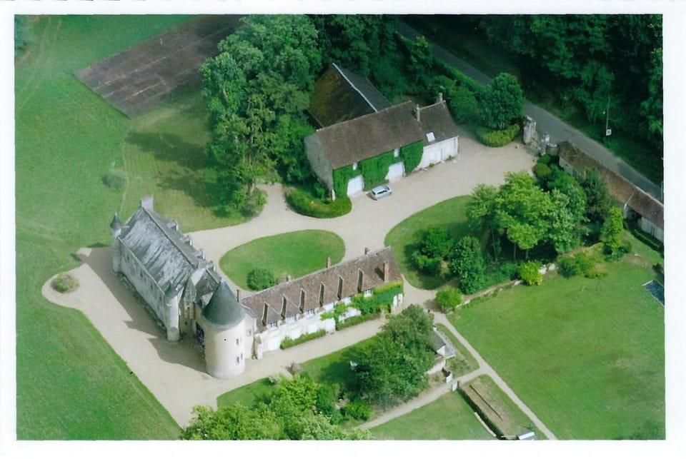 Property building, Spring, Day, Natural landscape, Bird's eye view, Garden, Garden view, Landmark view