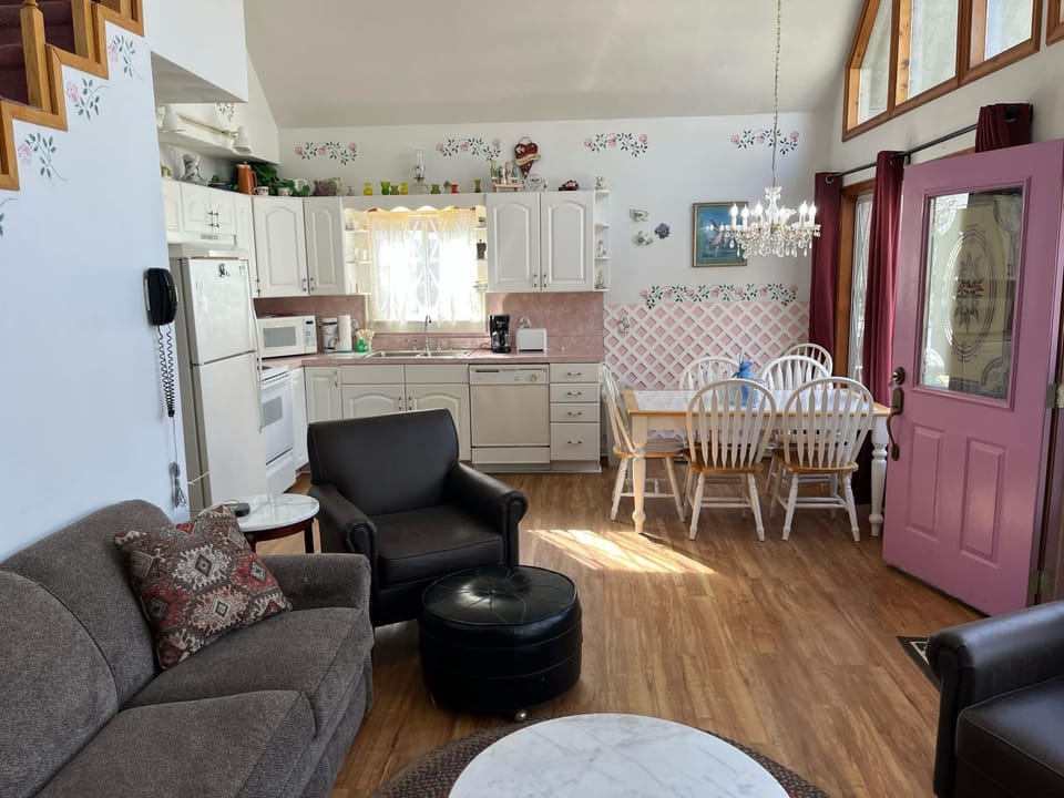 My Valentine House in Pittman Center