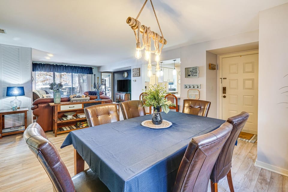 Lakefront Condo w/ Resort Amenities in Osage Beach House in Lake of the Ozarks