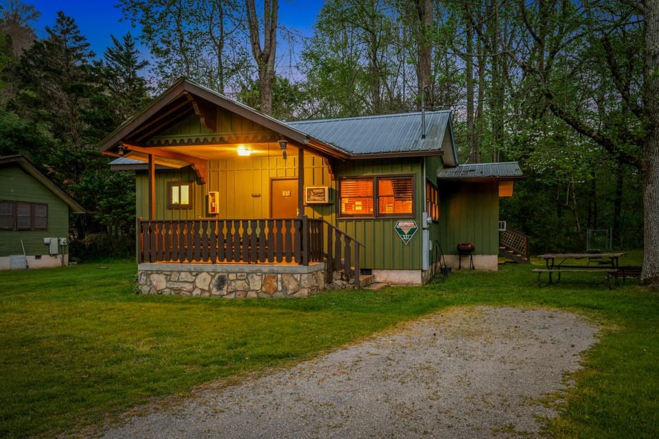 Emma's Cottage #537 Chalet in Pittman Center