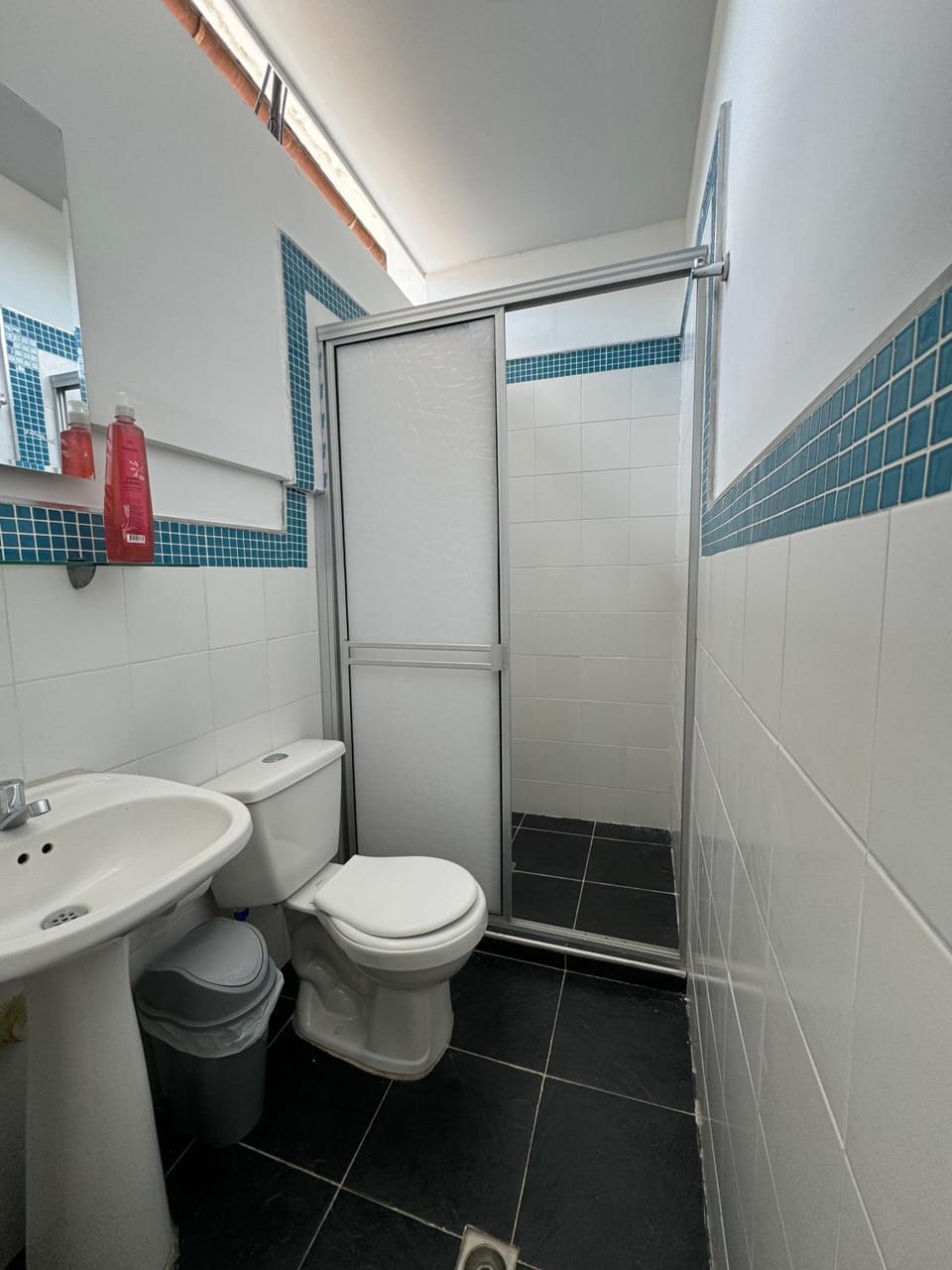 Shower, Toilet