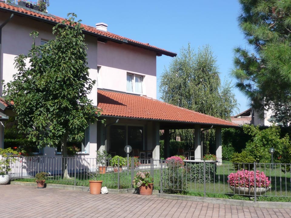 Property building, Property building, Garden