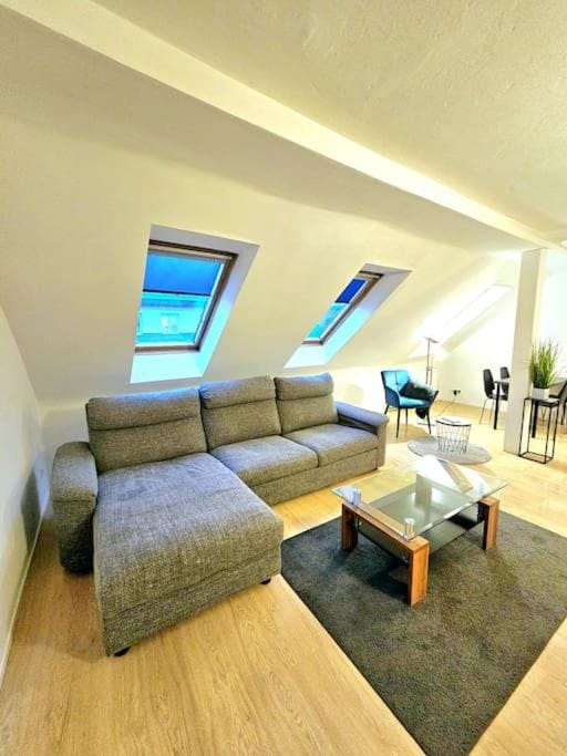 Bird Home Room 14 Apartment in Klagenfurt