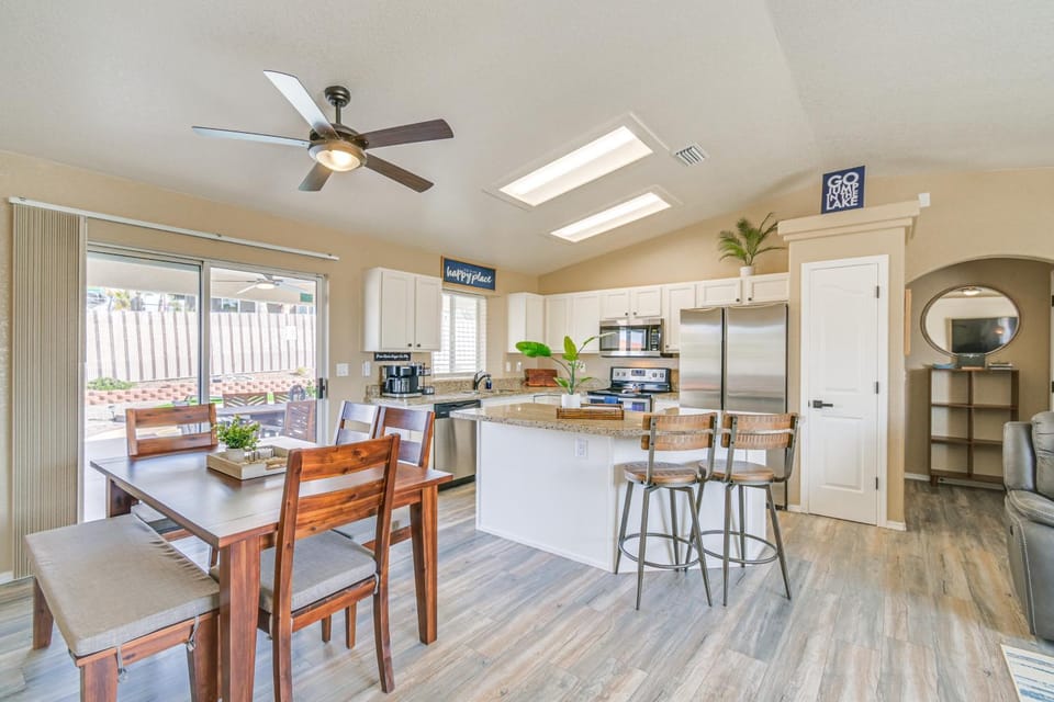 Game Room + Fire Pit : Lake Havasu Retreat! House in Lake Havasu City