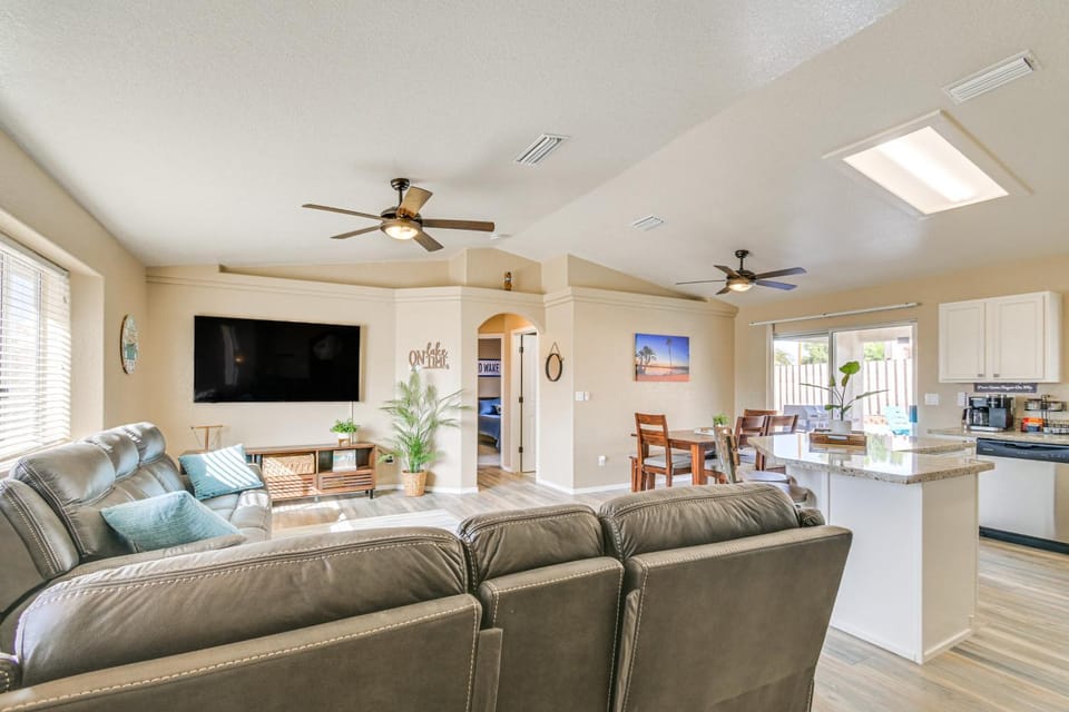 Game Room + Fire Pit : Lake Havasu Retreat! House in Lake Havasu City