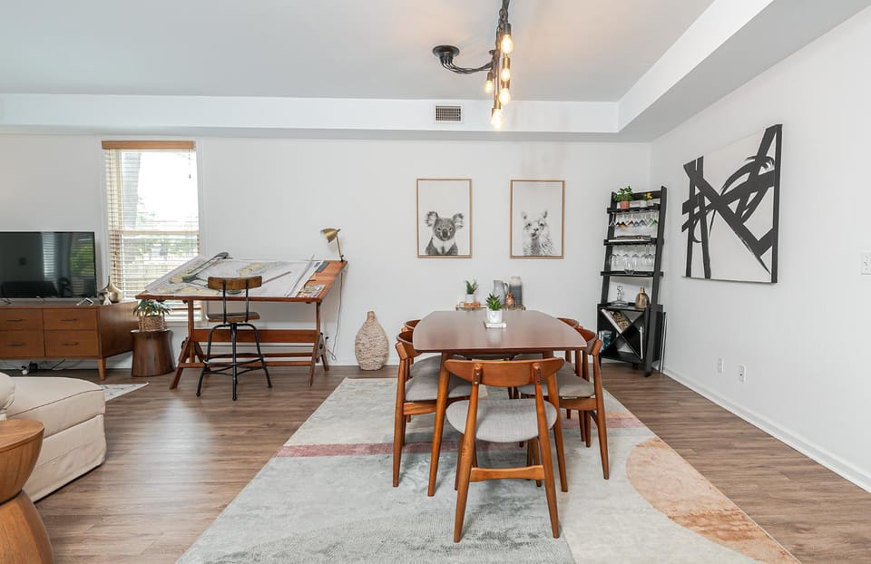 Ybor City Gem I Steps to 7th Ave I Sleeps 6 Apartment in Tampa