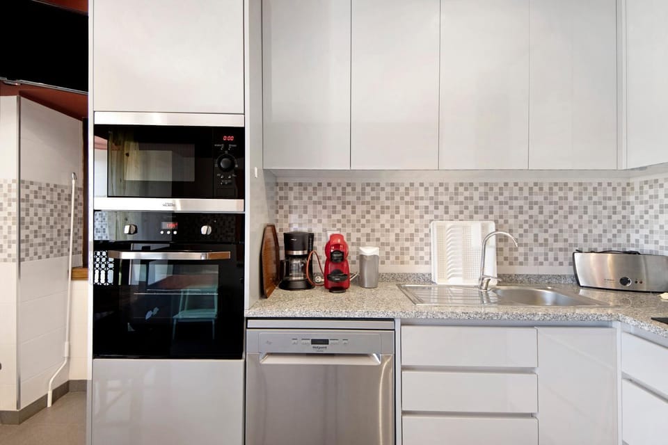 Kitchen or kitchenette, Living room