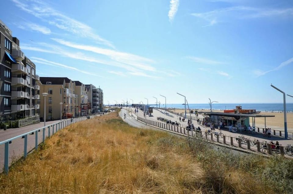 Beach House Bonna - free parking & bikes Apartment in The Hague