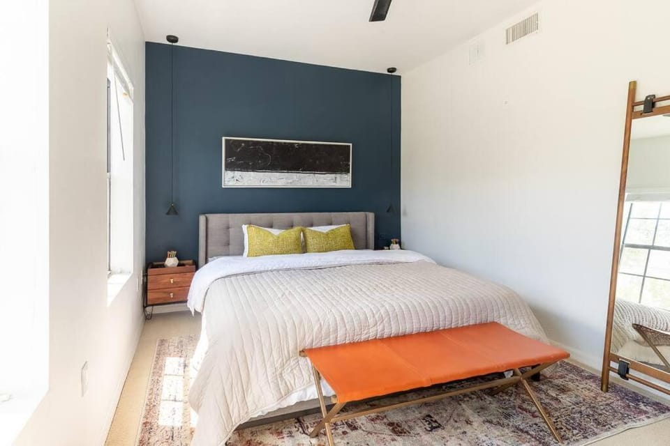 1BR/1Bath Downtown - Newly Renovated Premier Apt. Apartment in Gainesville