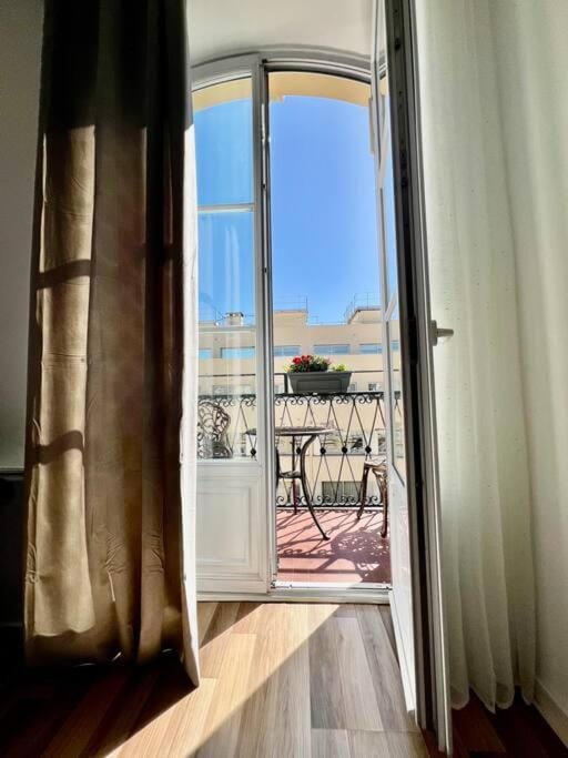 Dezy’s House Apartment in Nice