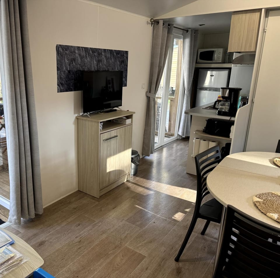 TV and multimedia, Seating area