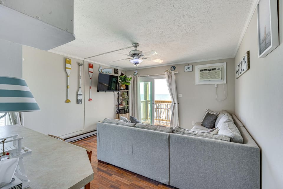 North Topsail Beach Condo w/ Ocean-View Balcony! House in North Topsail Beach