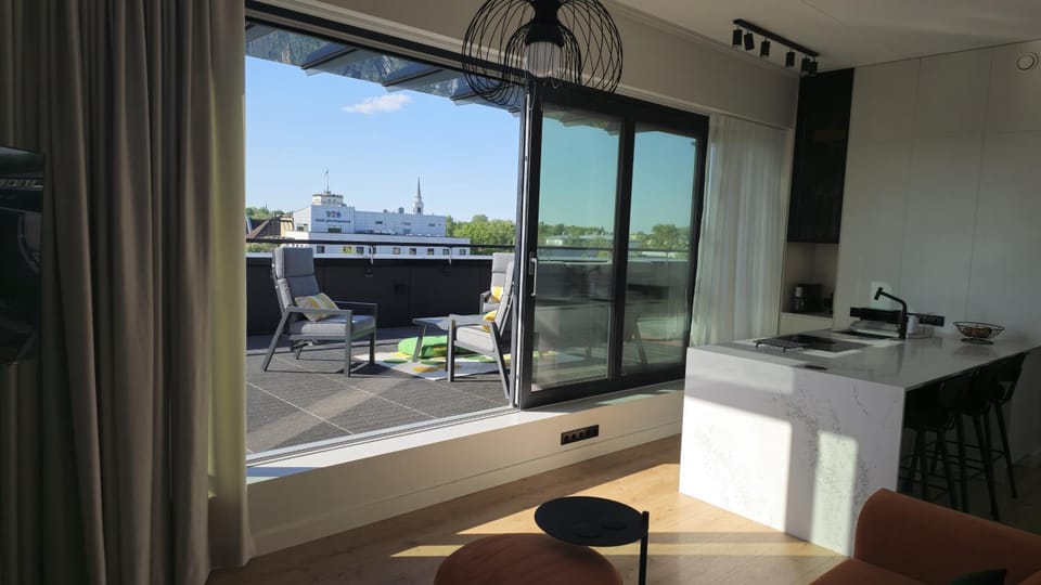 View (from property/room), Balcony/Terrace, Living room, Dining area, kitchen