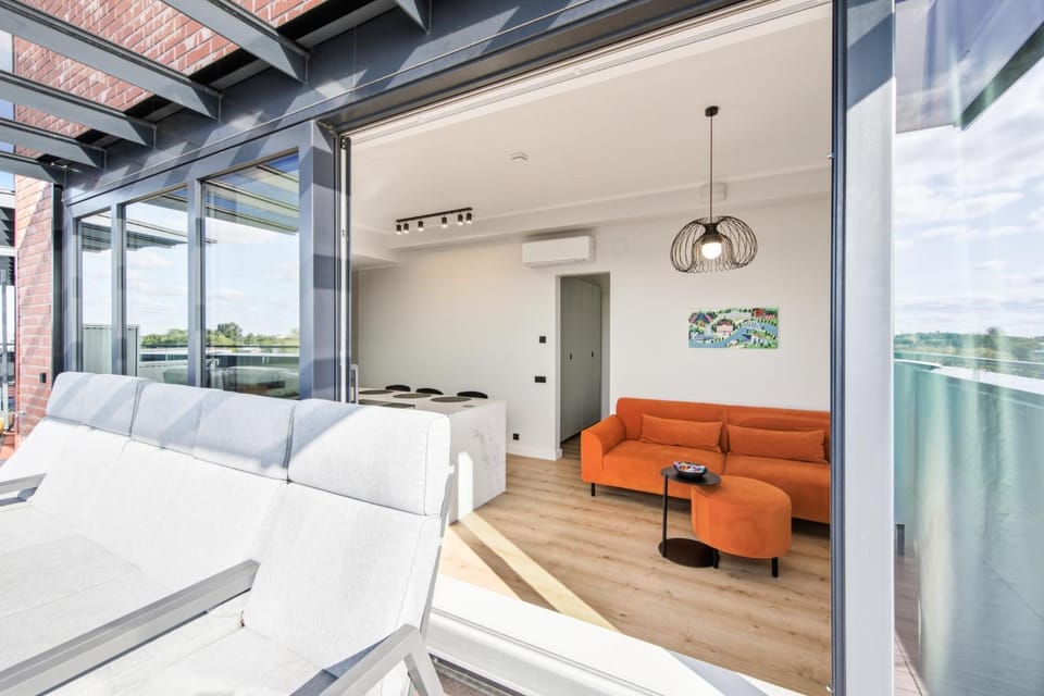 Day, Balcony/Terrace, Living room, air conditioner