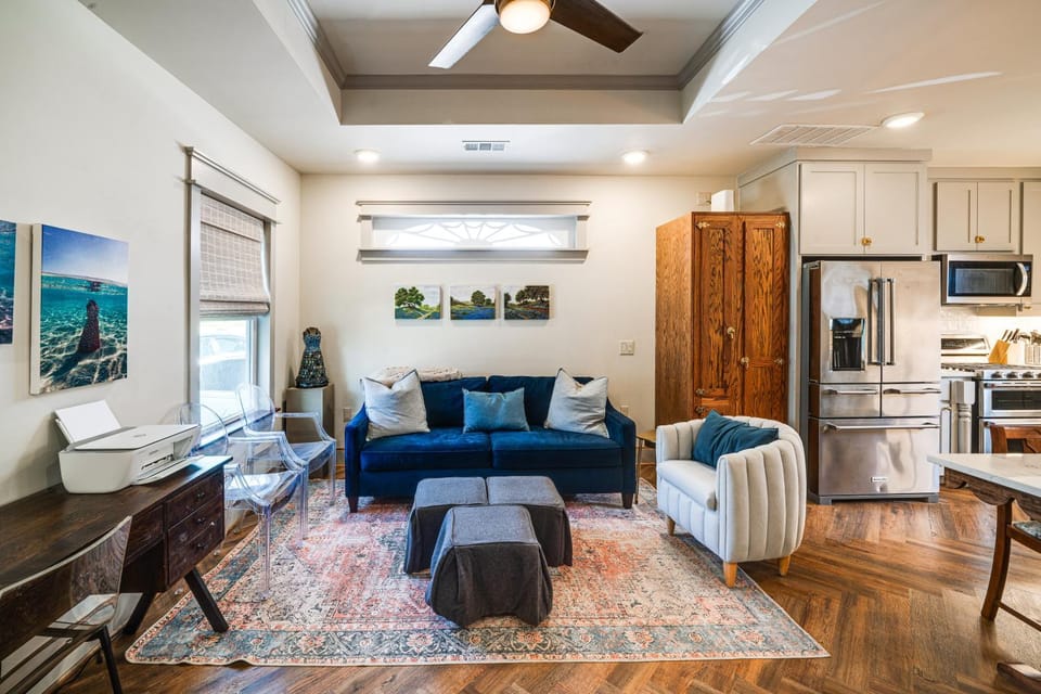 Walkable Dallas Bungalow: 4 Mi to Downtown House in Dallas