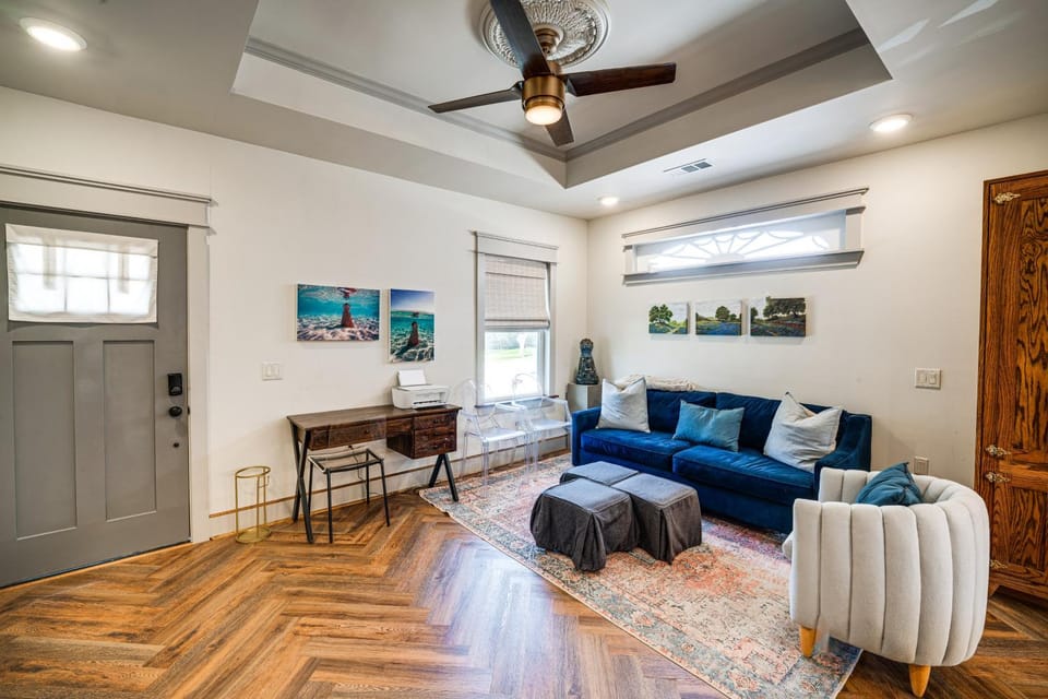 Walkable Dallas Bungalow: 4 Mi to Downtown House in Dallas