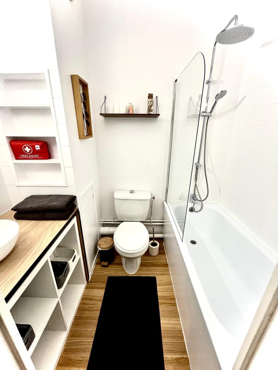 Shower, Toilet, Bathroom, Bath