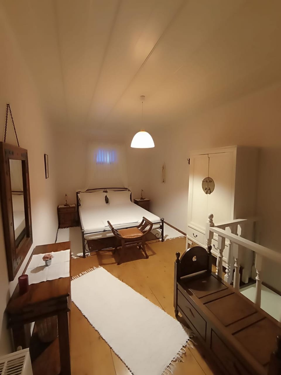 Property building, Bed, Photo of the whole room, Bedroom, hair dresser