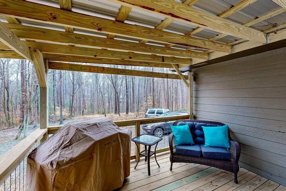 Dogs Welcome! 'Big Oak Hideaway' Near Lake Martin House in Lake Martin