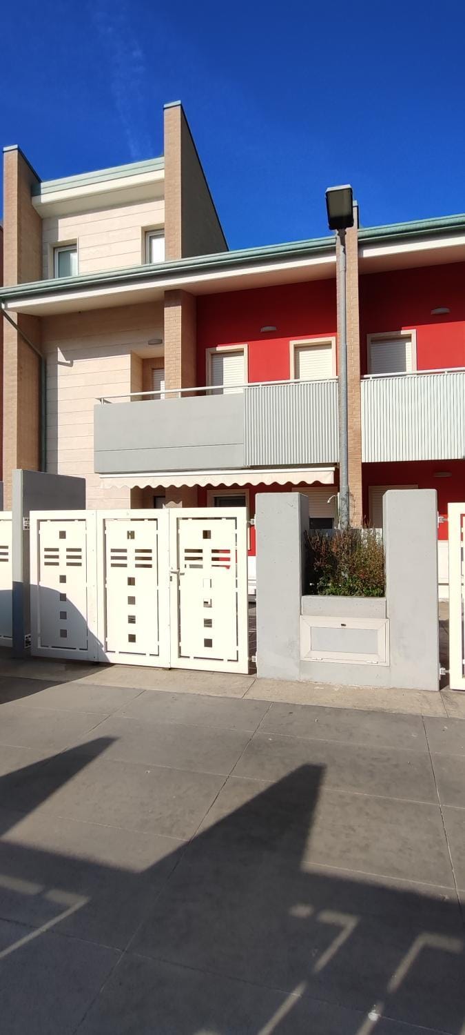 OLTRE CONFINE fronte mare House in Molise, Italy