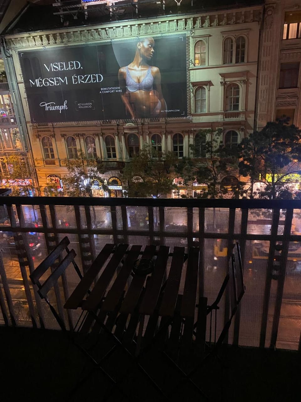 Property building, Communal lounge/ TV room, Night, View (from property/room), Balcony/Terrace, Evening entertainment, City view