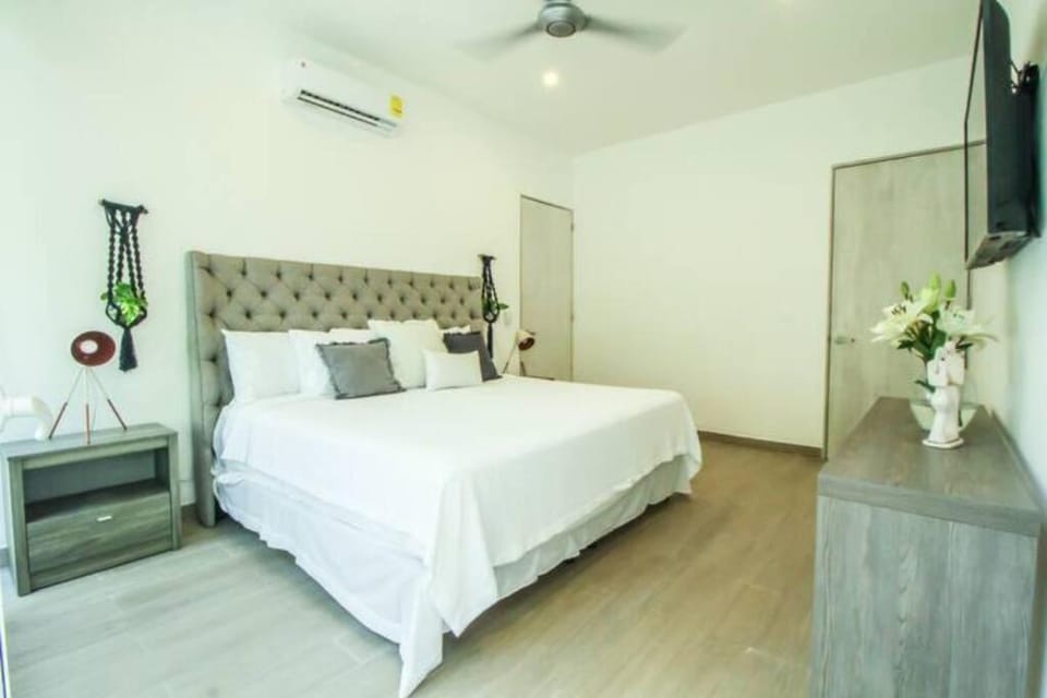 Aqua de Sal 01 Private Casa at Aldea Zama sleeps 5 Apartment in Tulum