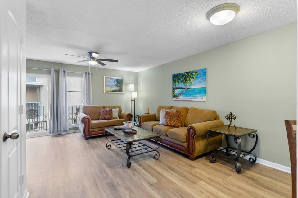 #250G Madeira Beach Yacht Club Apartment in Madeira Beach