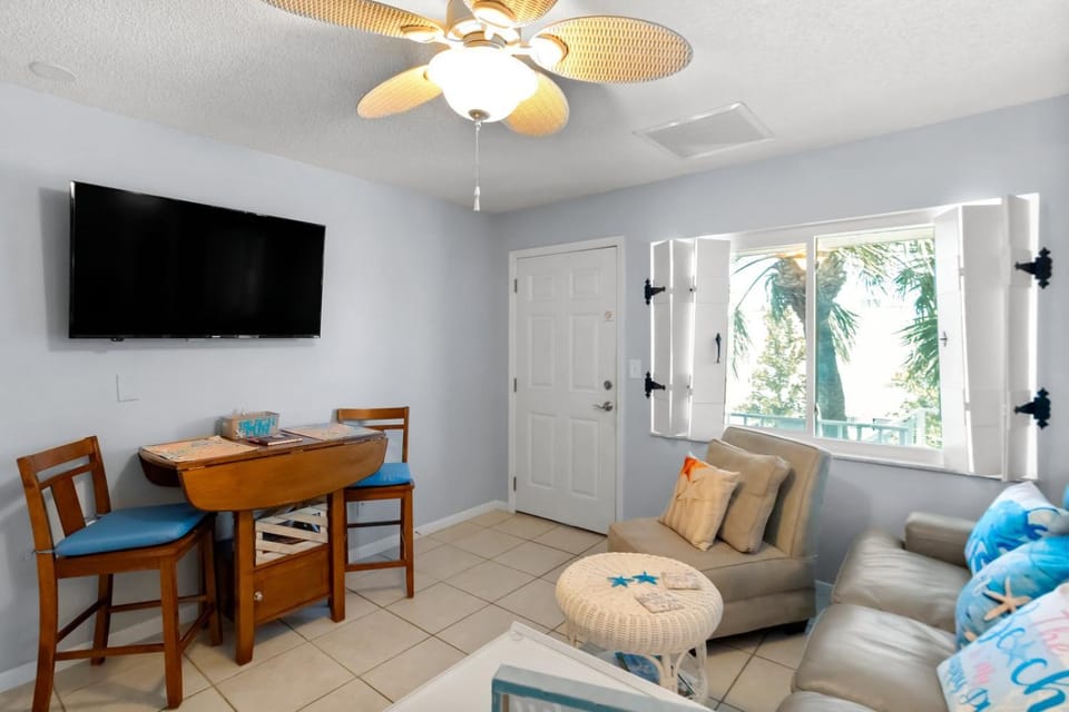 Steps to Beach Access | Updated Condo | Pool | Sleeps 4 Apartment in Madeira Beach