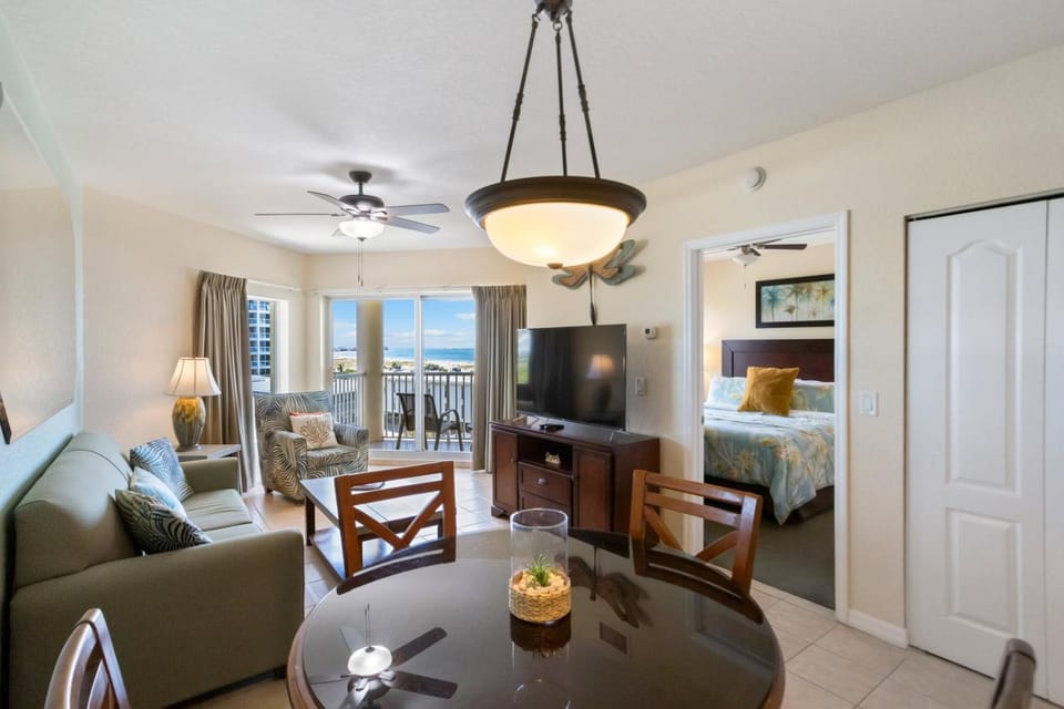 2b 2b Ocean View - Pool-Hot Tub - Sunset Vistas #508s Apartment in Treasure Island
