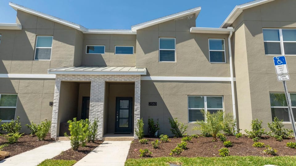 4Bd Close to Disney with Pool at Storey Lake 2560 House in Kissimmee
