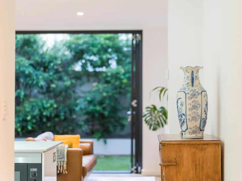 Garden, Living room, Seating area