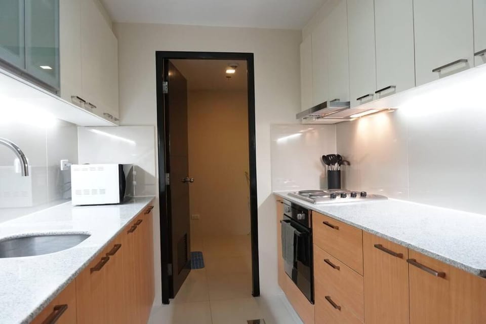 Kitchen or kitchenette, oven