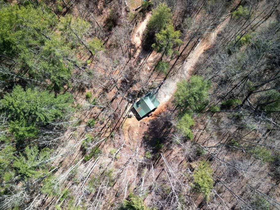 Private Mtn Love Shack w/ fast wifi, BBQ & view House in Tennessee