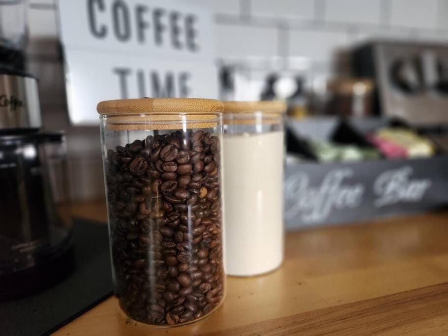 Coffee/tea facilities, Kitchen or kitchenette