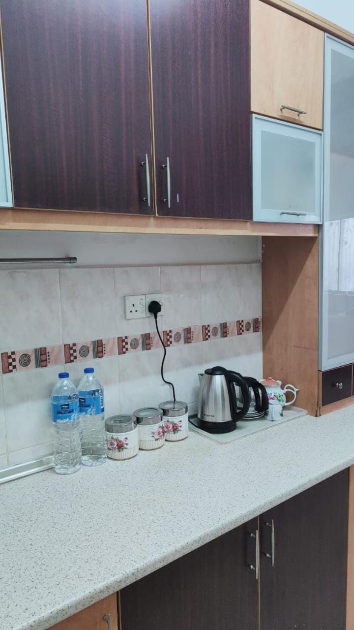 Coffee/tea facilities, Kitchen or kitchenette, Internal: Not applicable to any particular room