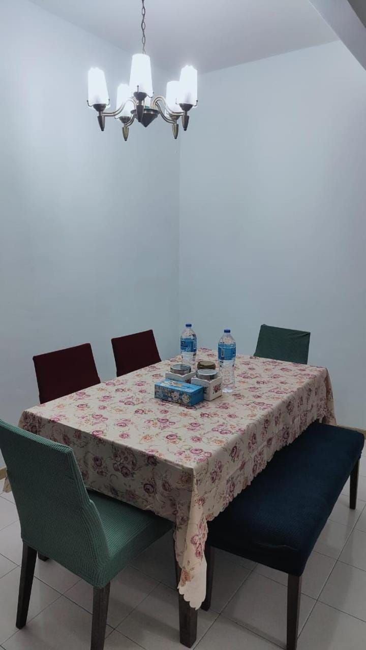 Food and drinks, Dining area