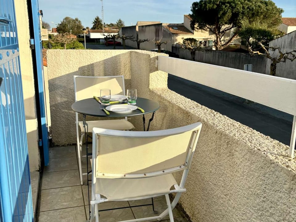 Appartement 2 pièces à Dolus d'Oléron avec balcon, proche plages, parking inclus - FR-1-246A-289 Apartment in Nouvelle-Aquitaine