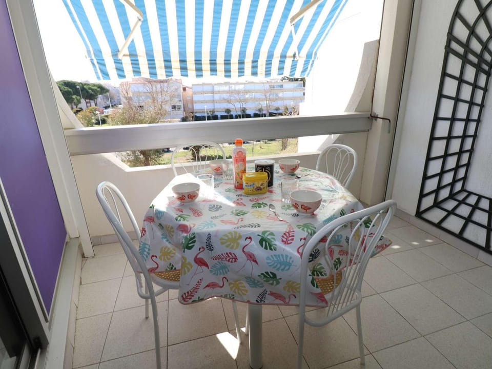Appartement 2 pièces climatisé avec parking, proche plage - FR-1-307-254 Apartment in Le Grau-du-Roi