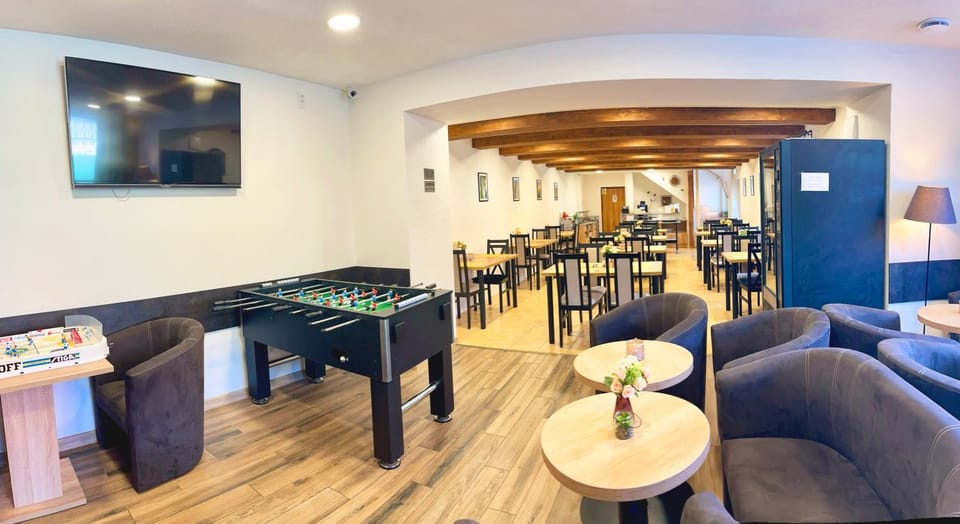 Communal lounge/ TV room
