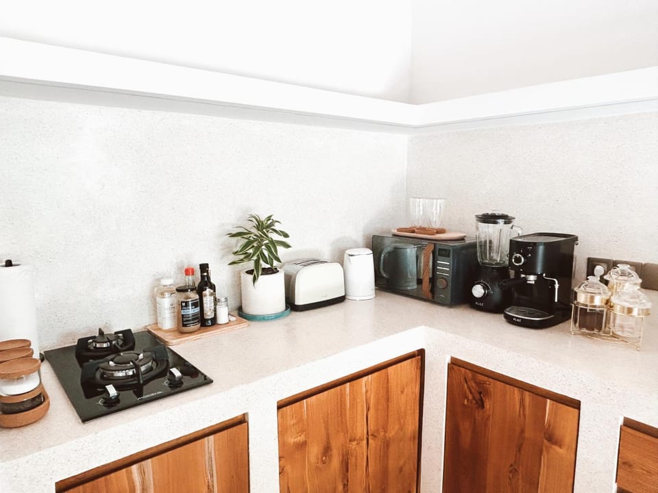 Coffee/tea facilities, Kitchen or kitchenette