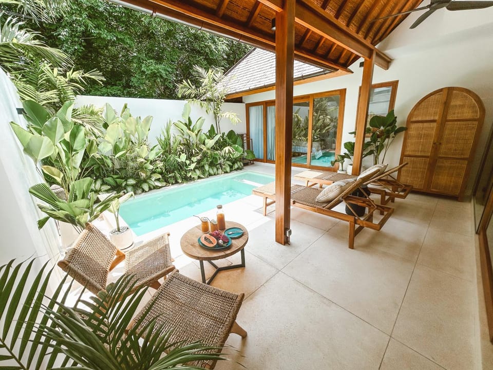 Patio, Day, Garden, View (from property/room), Balcony/Terrace, Seating area, Garden view, Pool view, Swimming pool, Swimming pool, sunbed