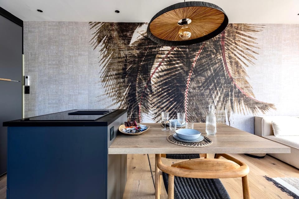Dining area, kitchen